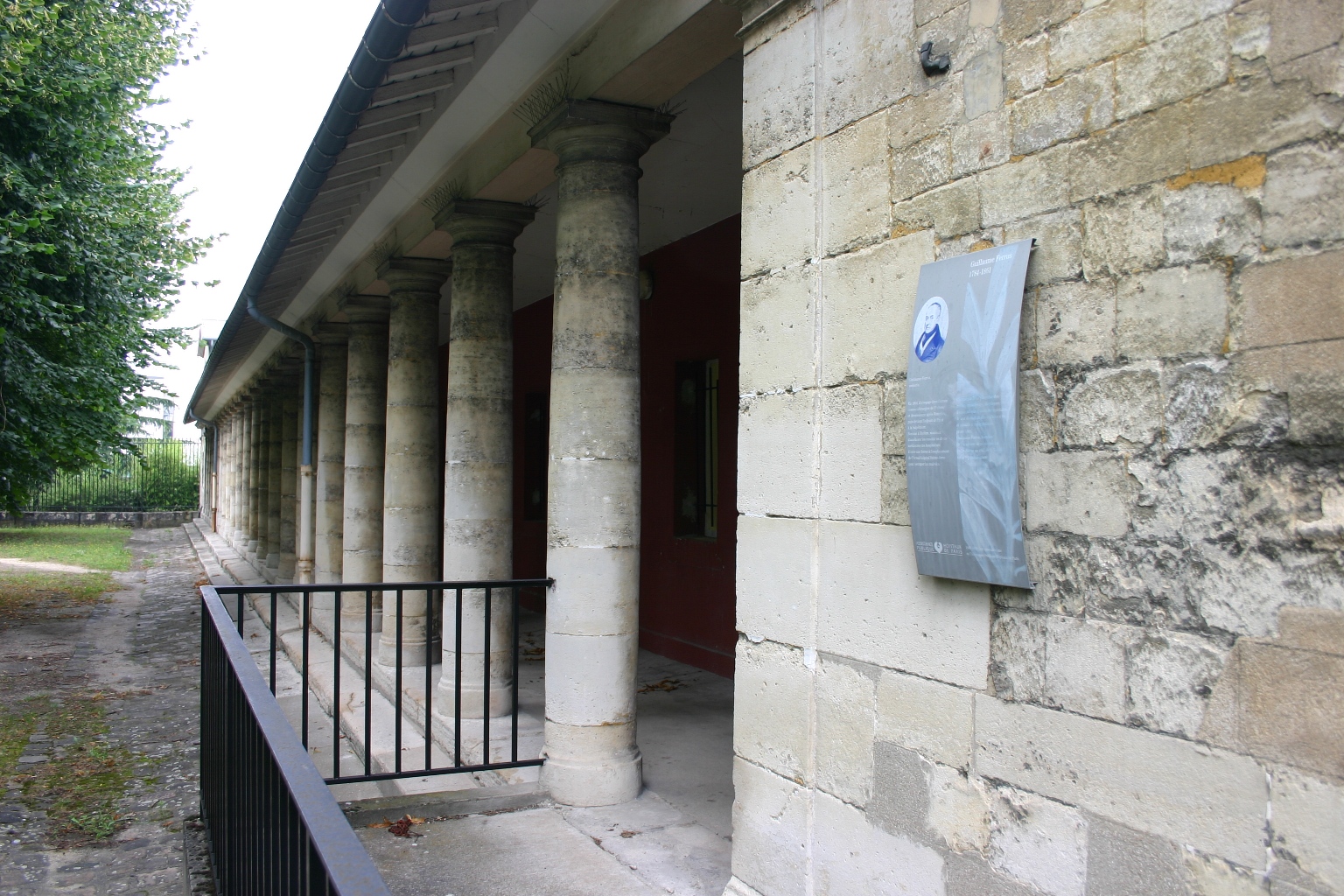 Guillaume Ferrus' Pavilions, Hôpital de Bicêtre, Paris - 04.JPG